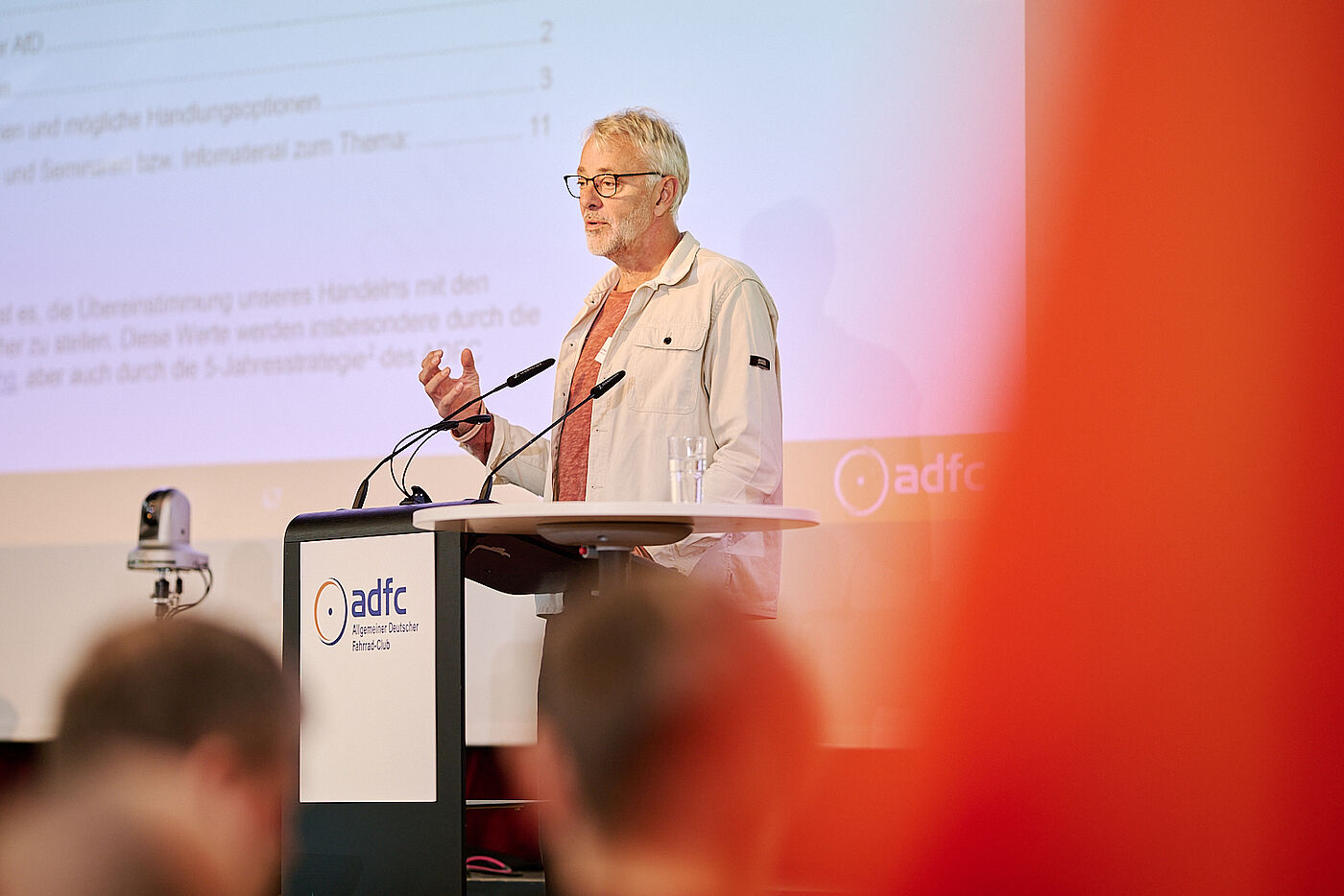 Impression von der ADFC-Bundeshauptversammlung 2024 Der ADFC-Bundesvorsitzende Frank Masurat während seiner Rede.